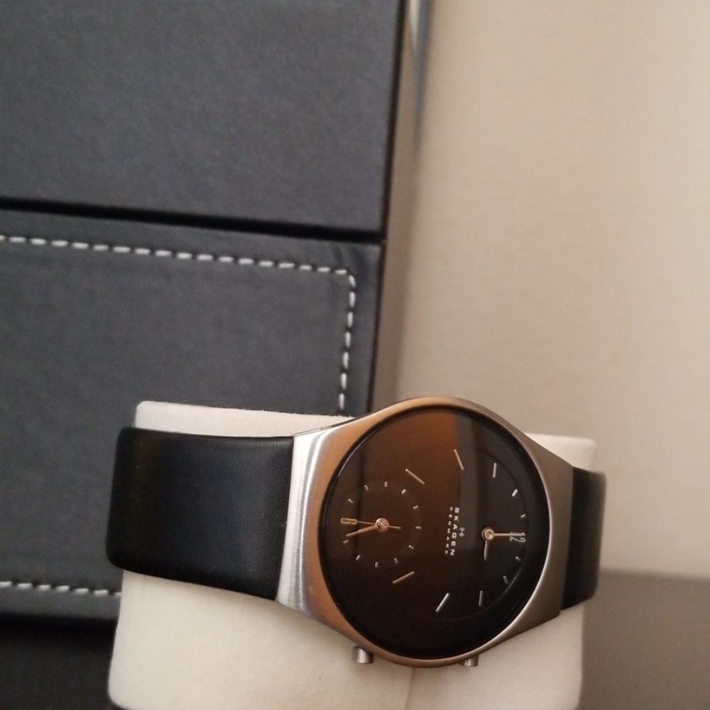 Mens watch